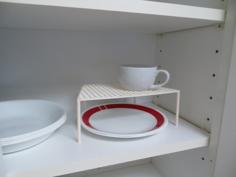 Simple Shelf For Medium Sized Corelle Ware (8.5″ Dia Plates, Bowls, Etc) 3D Printer Model