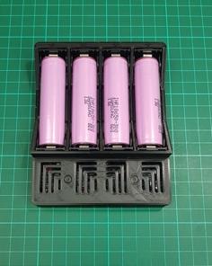 18650 DIY CHARGER (4 Slot) 3D Printer Model