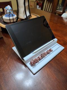 D&D IPad / Tablet Stand With Integrated Dice And Stylus Trays 3D Printer Model