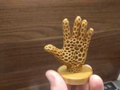 Jewelry Hand – Voronoi Style With Base 3D Printer Model