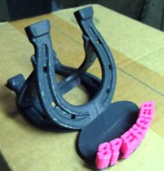 Horseshoe Phone/Tablet Holder 3D Printer Model