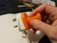 Clip-On Ergonomic Handle For Electrical Plug (UK) 3D Printer Model