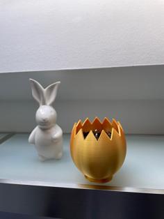 Easter Egg Cracked Planter 3D Printer Model