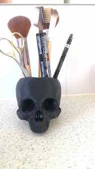 Skull Makeup Stand 3D Printer Model