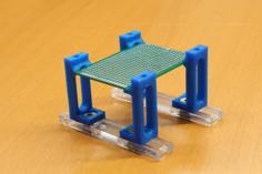 Adjustable PCB Holder / Einstellbarer Platinenhalter 3D Printer Model