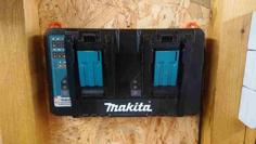 Makita DC18RD 18V Dual Charger Wall Mount Keyhole Style 3D Printer Model