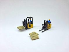 N Scale Small Forklift With Female Driver And Wood Pallet 3D Printer Model