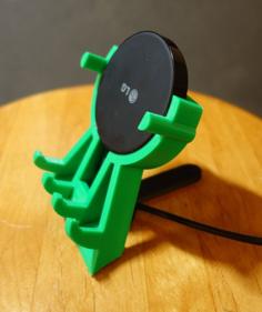 Moderately Minimalist Round Qi Charger And Phone Holder 3D Printer Model