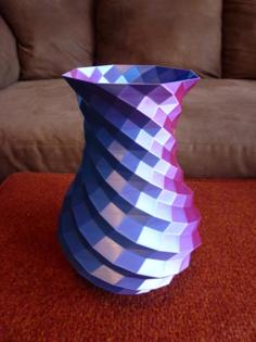 Low-Poly Spiral Twist Vase (wider) 3D Printer Model